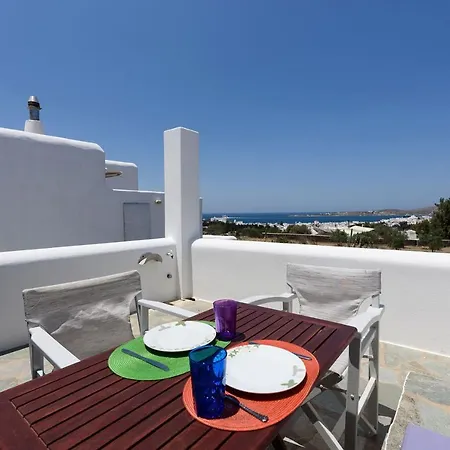 Aigaiou Avra * Parikia (Paros)