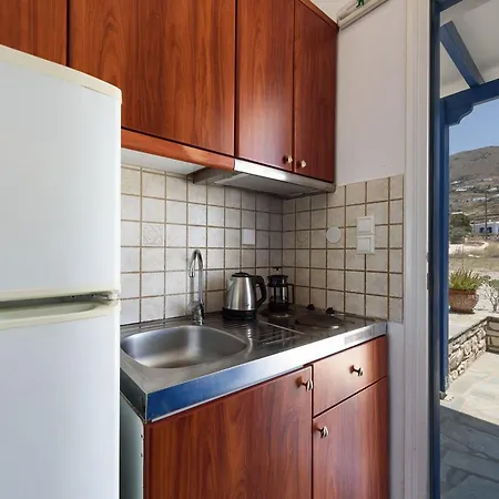 Aigaiou Avra * פארוס